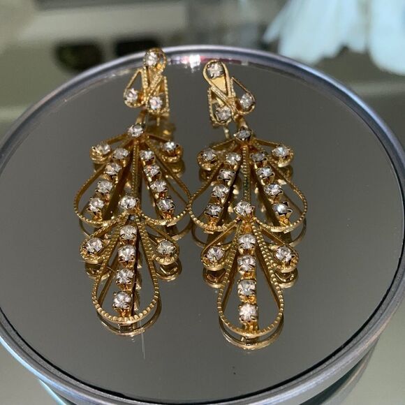Pretty gold tone & rhinestone dangle post earrings - Picture 1 of 4